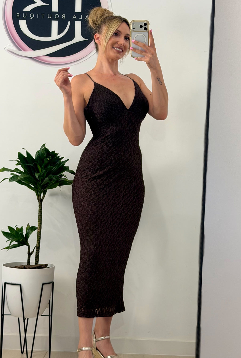 VESTIDO ENCAJE MARRÓN CHOCOLATE