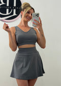 CONJUNTO DEPORTIVO FALDA-PANTALÓN GRIS