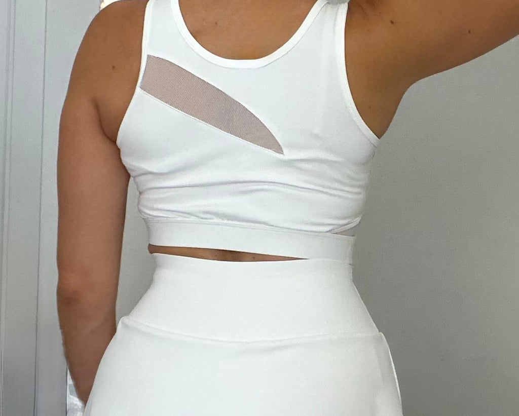 CONJUNTO DEPORTIVO FALDA-PANTALÓN Y TOP BLANCO