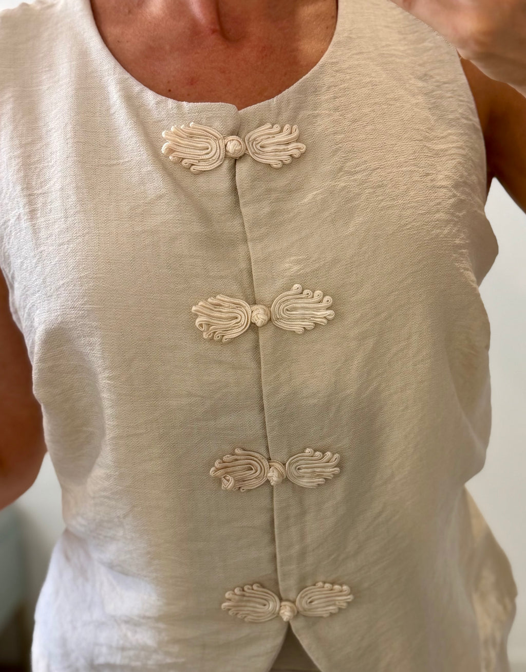 CONJUNTO ASIATICO CREMA