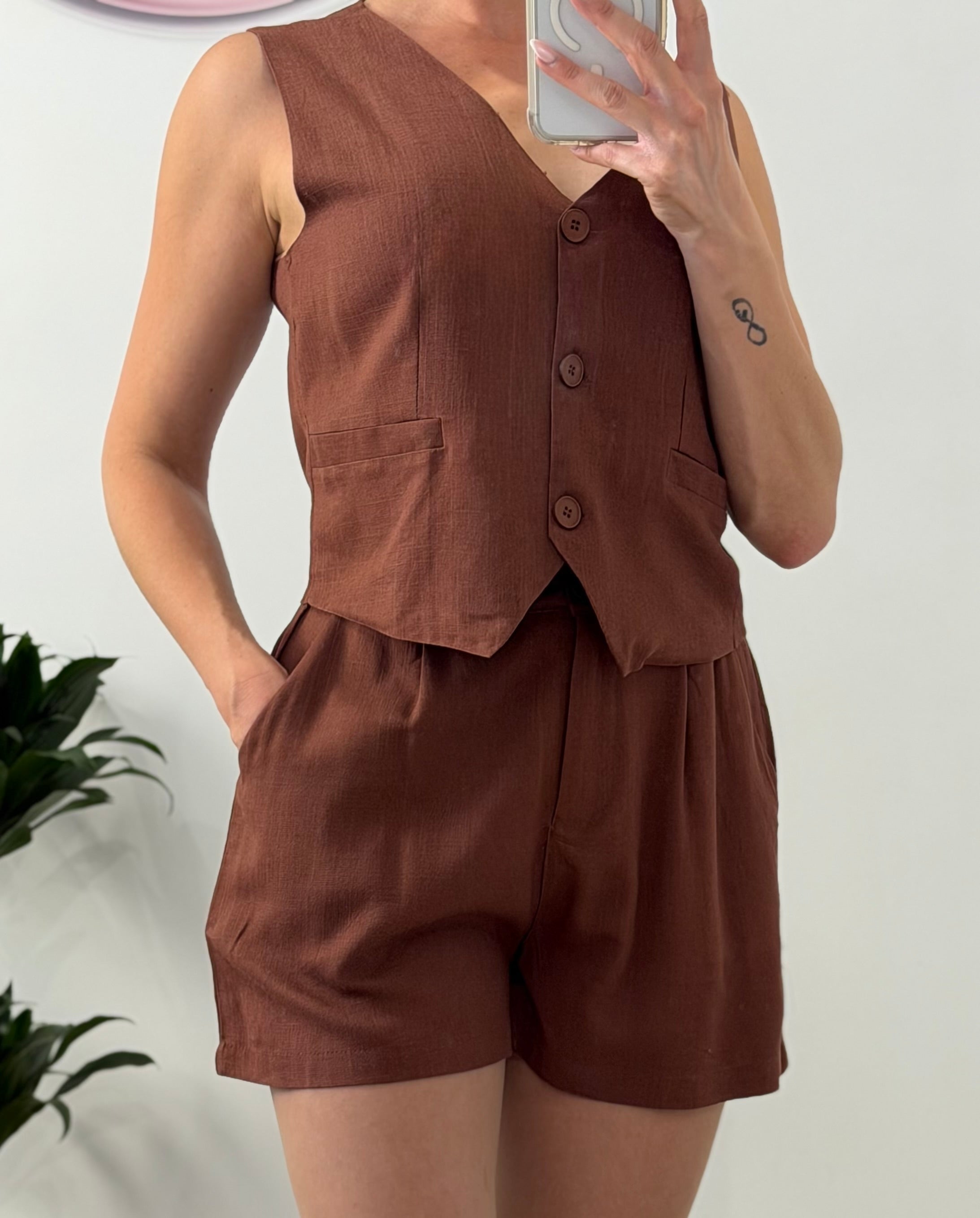 TRAJE DE LINO MARRÓN