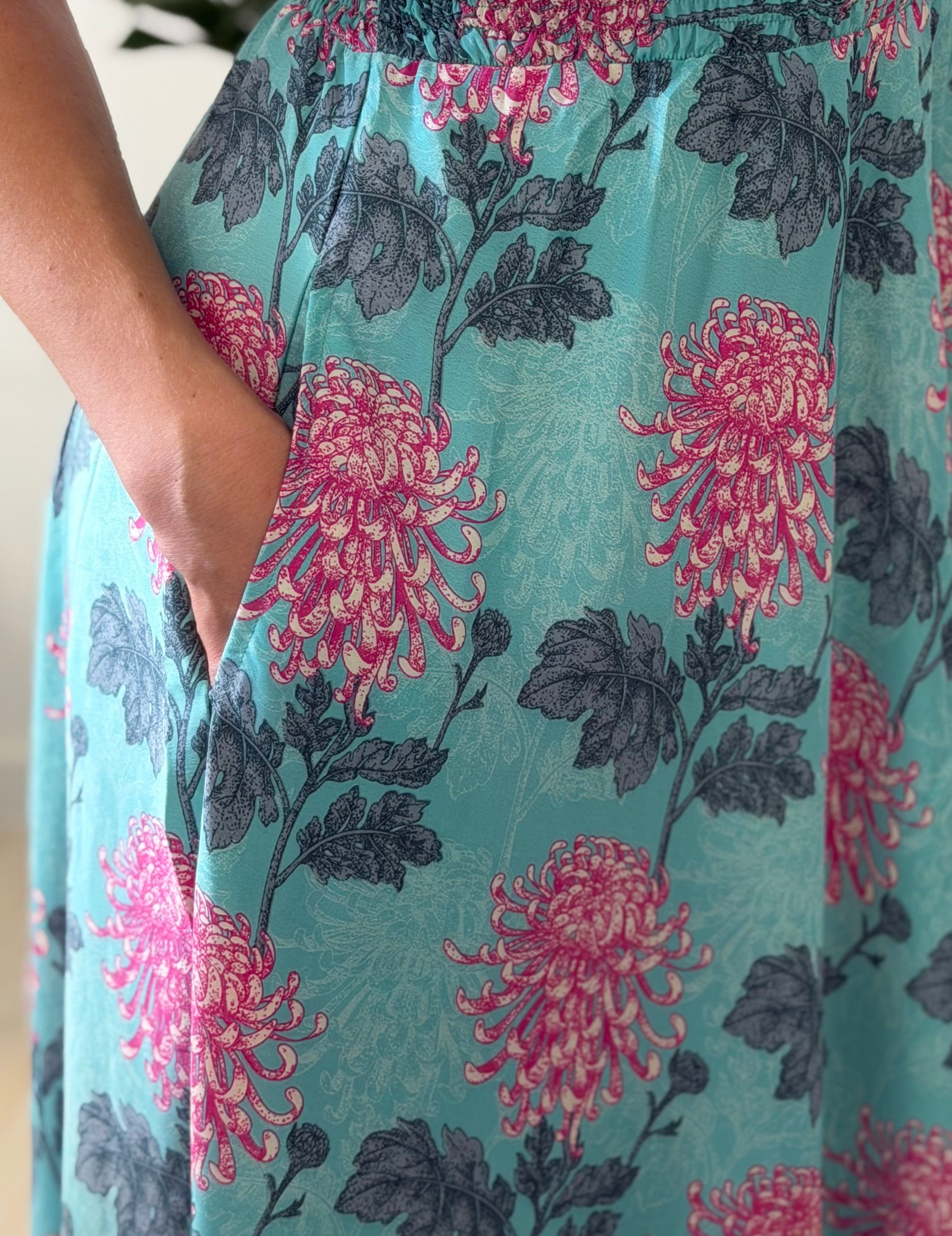 VESTIDO TROPICAL BOLSILLOS