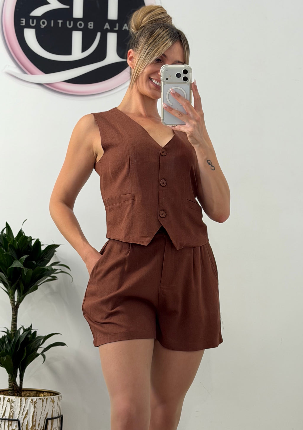 TRAJE DE LINO MARRÓN