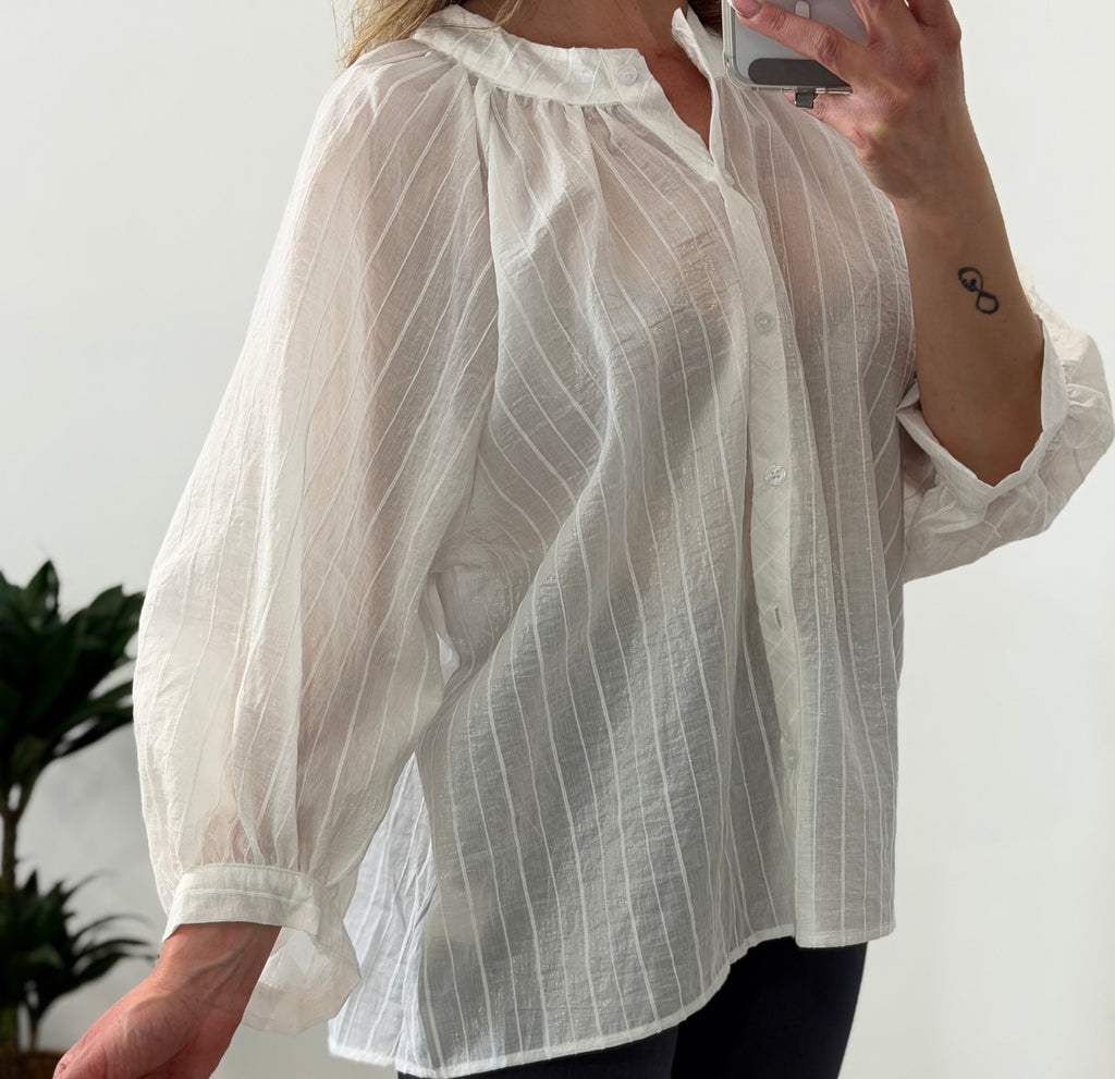 CAMISA FLUIDA RAYAS, BLANCA