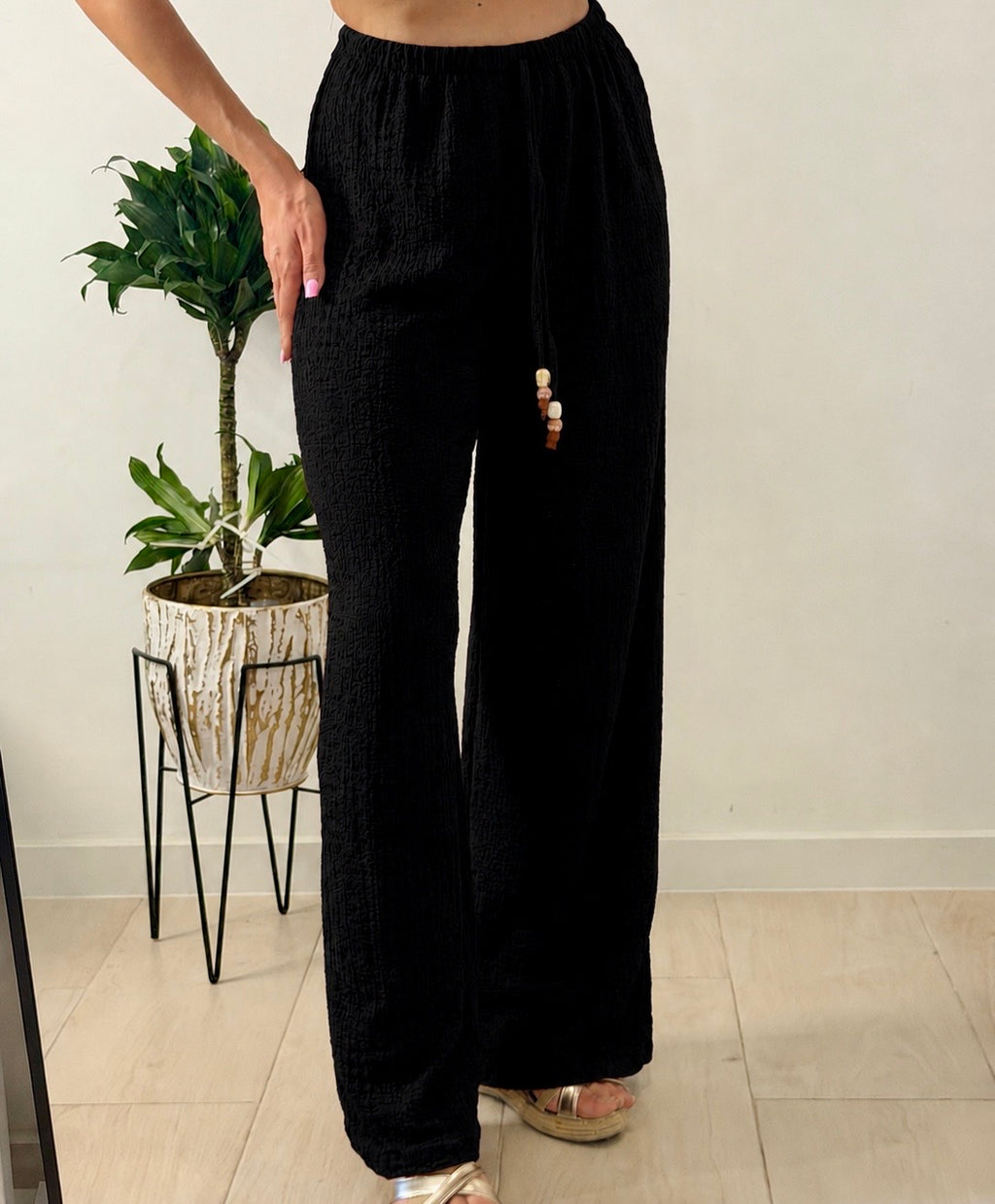 PANTALÓN OSCURO