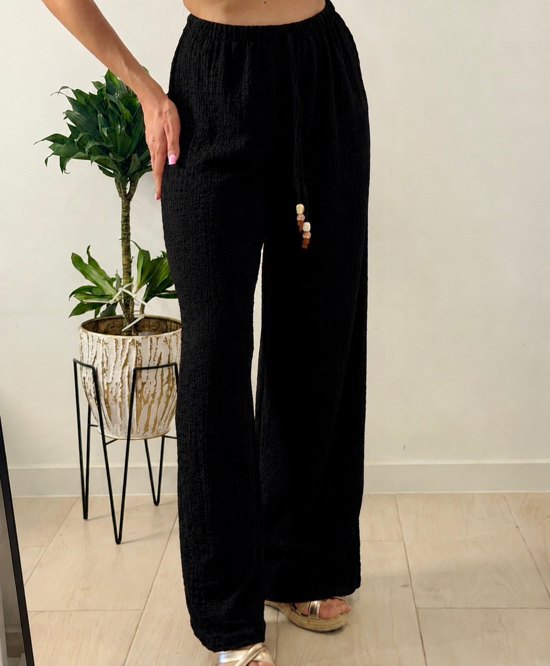 PANTALÓN OSCURO