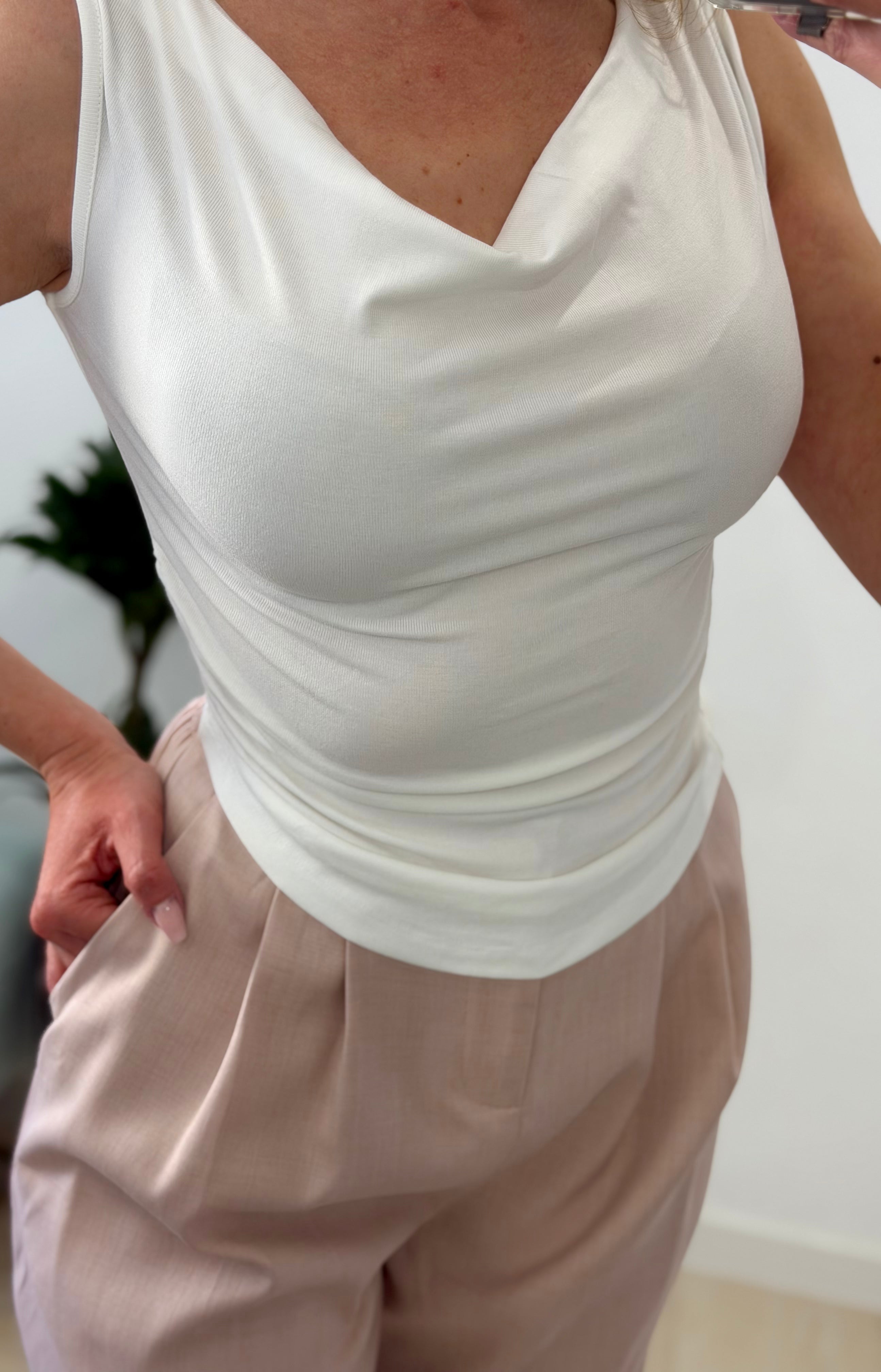 CAMISETA SIN MANGAS BLANCA