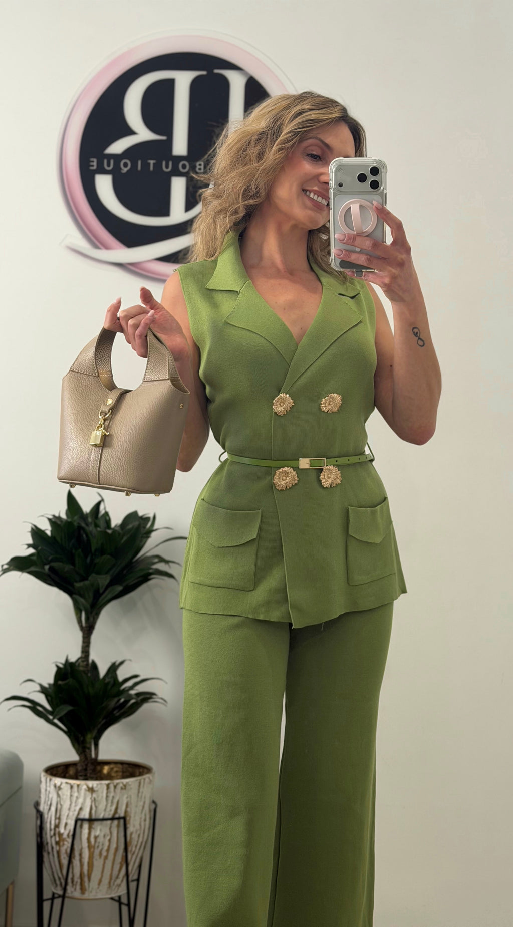 TRAJE DE PUNTO VERDE PISTACHO