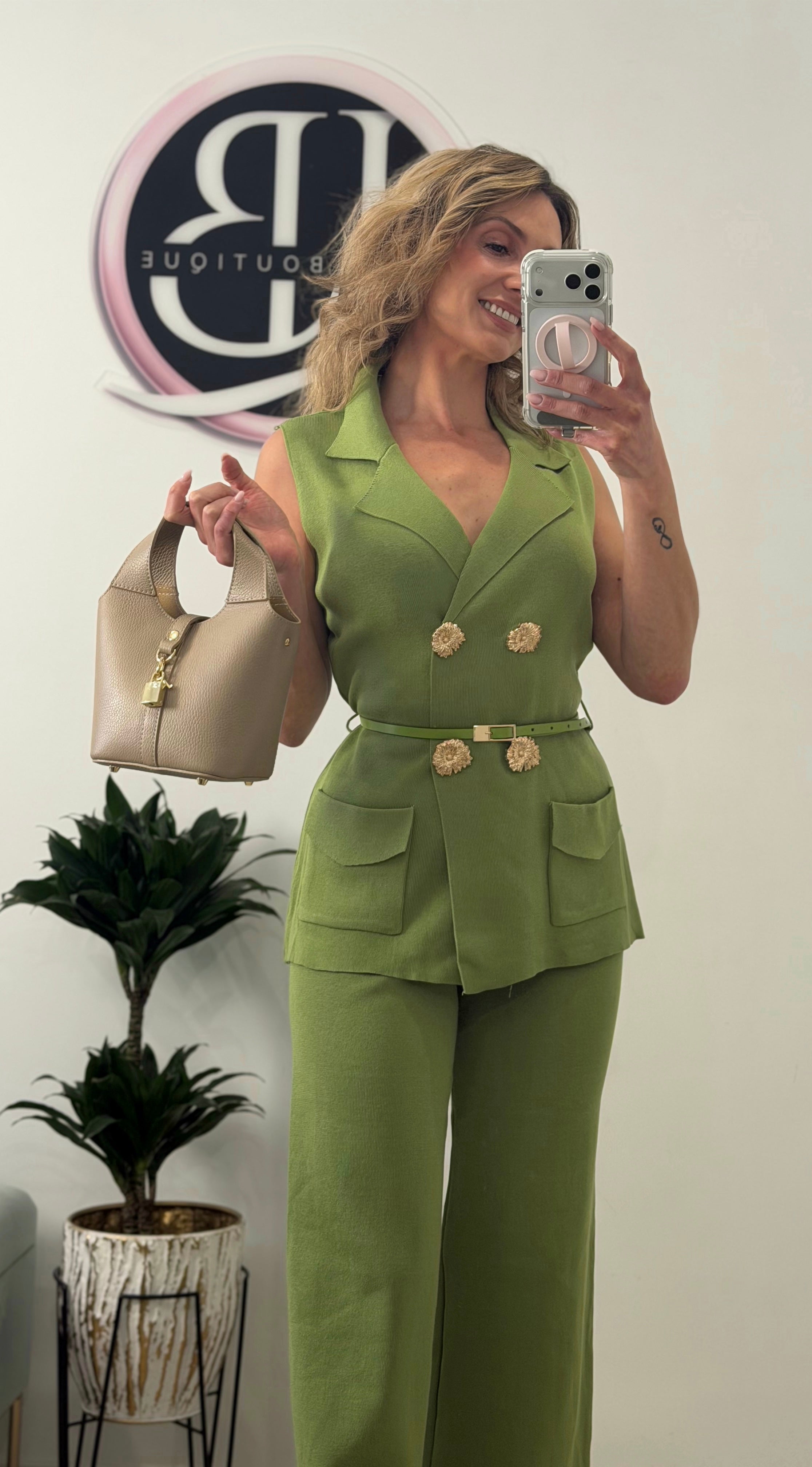 TRAJE DE PUNTO VERDE PISTACHO
