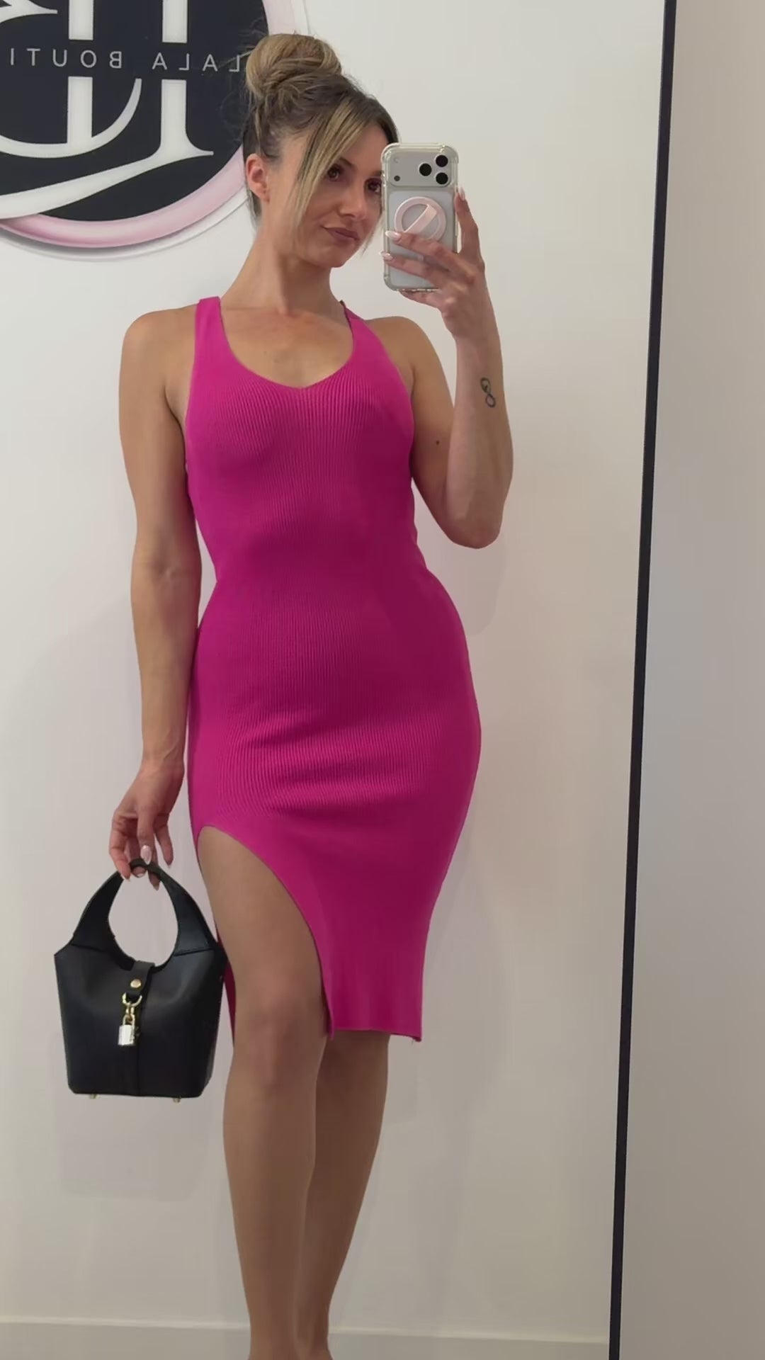 VESTIDO FUCSIA ENTALLADO